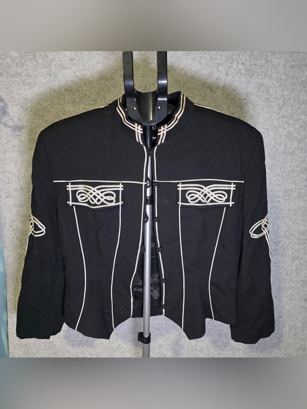 Hairston Roberson Black Embroidered Trim Cropped Blazer Size 10